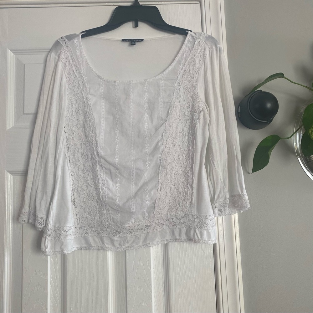 Cable And Gauge White Embroidered Lace Shirt Medium Top Womens